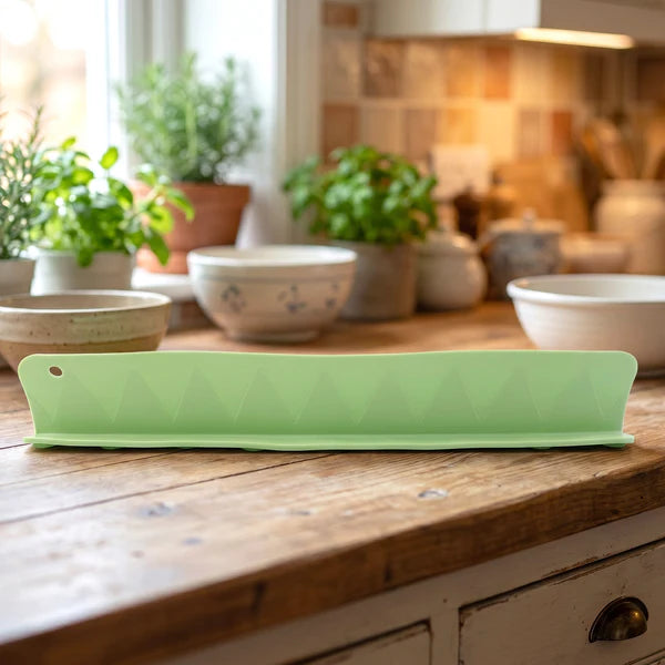 Kitchen Sink Splash Guard – Flexible Silicone Barrier