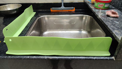 Kitchen Sink Splash Guard – Flexible Silicone Barrier