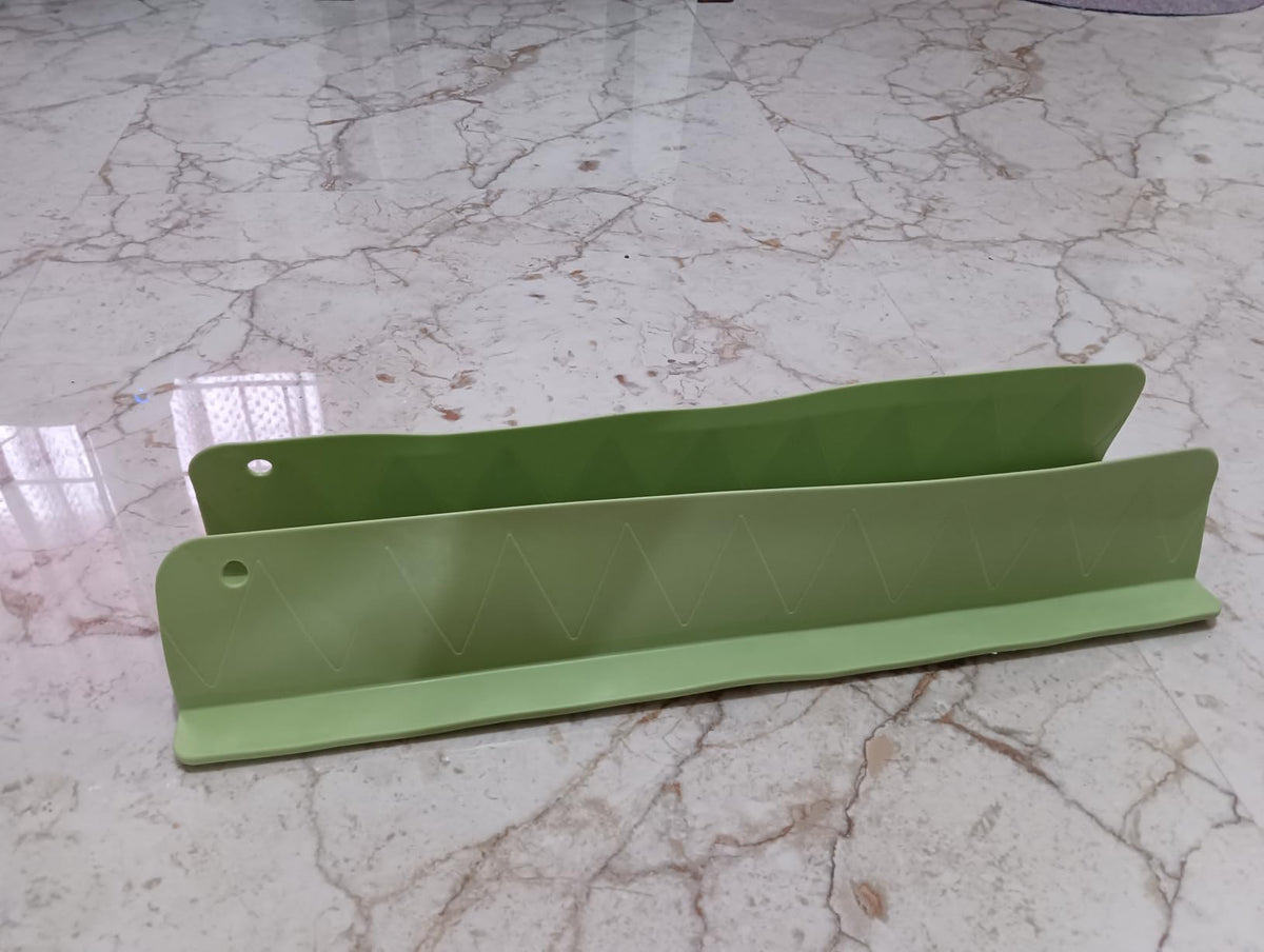 Kitchen Sink Splash Guard – Flexible Silicone Barrier